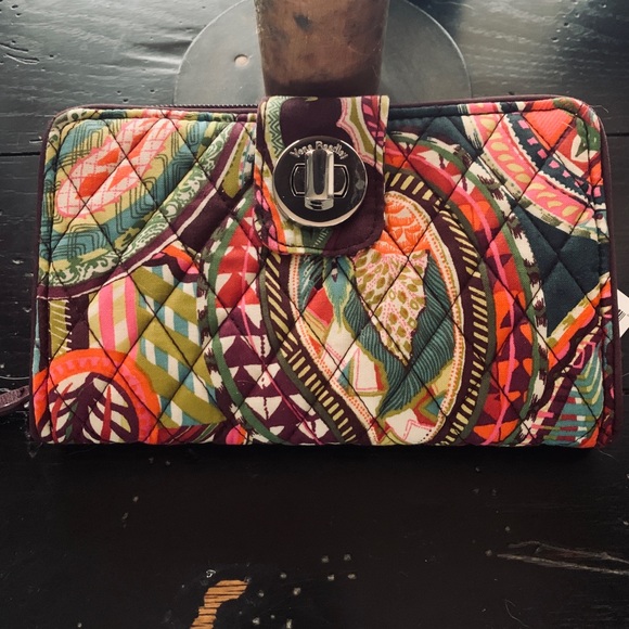 Vera Bradley - Picture 1 of 3